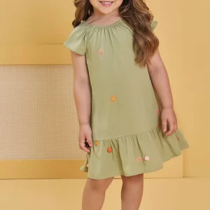 Vestido Verde con Bordados Florales y Volantes